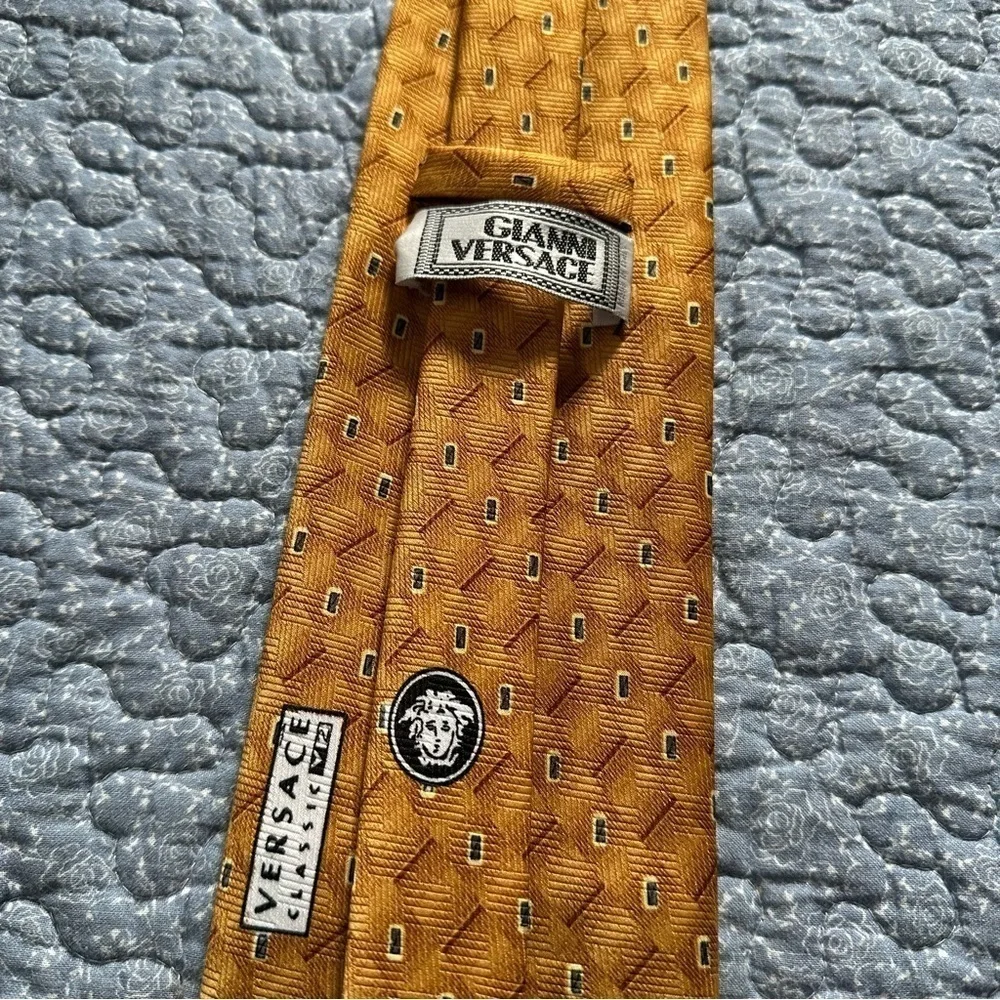 Vintage Versace Tie Gianni Gold 58” x 4”